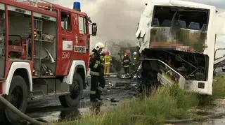Zderzenie dwóch ciężarówek i autobusu