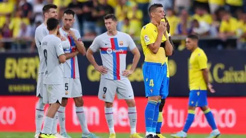 Mecz Barcelony przerwany. Zasłabł kibic, piłkarze chowali twarze w dłoniach