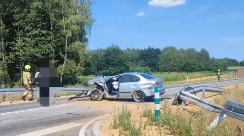 Siła uderzenia była tak duża, że silnik przeleciał kilkanaście metrów. Dwie osoby w szpitalu