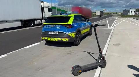 20-latek jechał autostradą A1 na hulajnodze