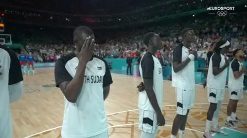 Zdumienie przed olimpijskim debiutem. Usłyszeli obcy hymn