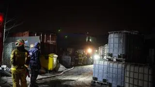 W hali znajdowały się łatwopalne przedmioty