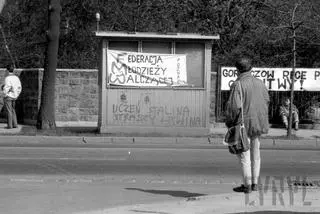 "Gorbaczow, ręce precz od Litwy!" - taki transparent zawieszono na konsulacie