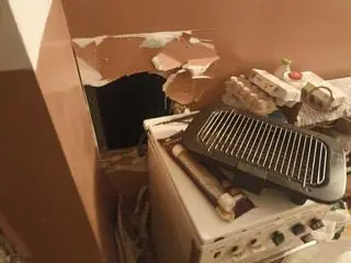 Przebił się z piwnicy do kuchni 