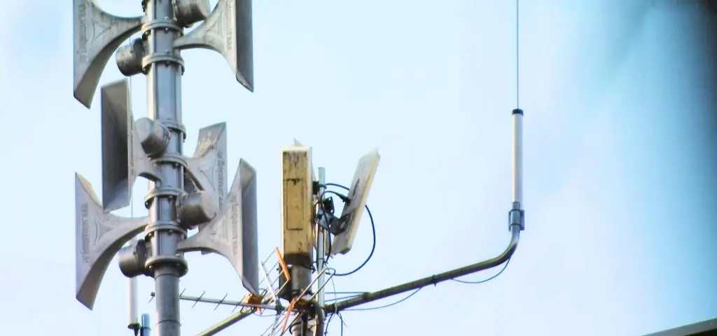 Wyją syreny, latają samoloty. Wiesz, co robić? 