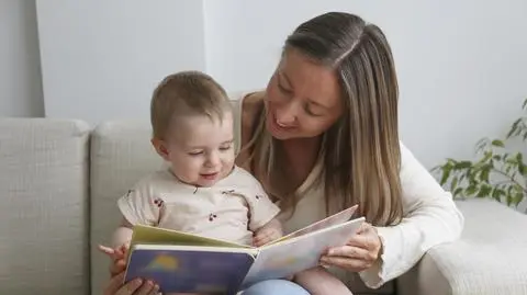 Dziecko "nie mówi". Co frustruje rodziców i kiedy iść do specjalisty?