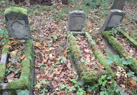 "Diabelski to był pomysł, żeby groby niszczyć"