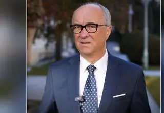 "Trzymali mi pistolet przy głowie i mówili: 'jak podniesiesz łeb, to ci go odstrzelimy'"