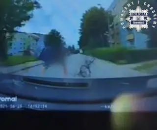 Siedmiolatek na rowerze wjechał wprost pod jadące auto