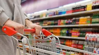 Kaucja za puszki i butelki. Producent wprowadza kartoniki