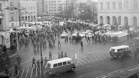 Adam Michnik: nikt się nie spodziewał że nagle całe pokolenie wypluje knebel