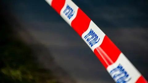 Wyszła z auta na jezdnię prosto pod inny samochód. Czterolatka nie żyje