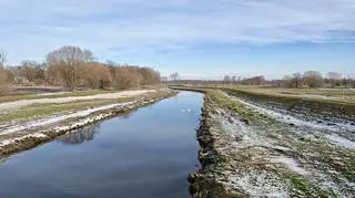 Rzeka Ner, widok w kierunku wsi Kosew