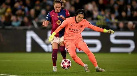 Falstart Barcelony. Pajor odcięta od podań w Manchesterze