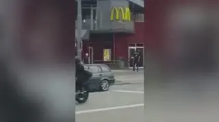 Strzały przed centrum handlowym