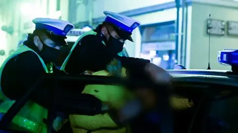Zamieściła zdjęcie policjantów, została wezwana na komendę. "Jesteśmy inwigilowani na każdym kroku"