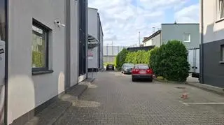 Okolice wejścia do powiatowego zespołu ds. orzekania o niepełnosprawności