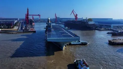 Syczuan (51), pierwszy chiński okręt desantowo-szturmowy Typu 076. Szanghaj, 14 listopada 2025