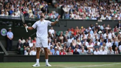 Nie do zdarcia. Djoković w ćwierćfinale Wimbledonu