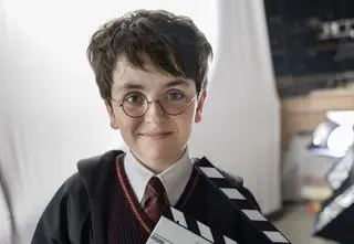 Tak wygląda nowy Harry Potter. Zdjęcia z planu serialu