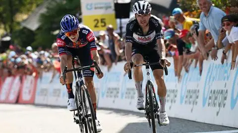 Sprinterski finisz na podjeździe. Etap dla Brytyjczyka