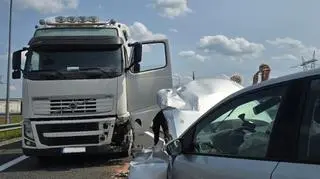 Kobieta pomyliła pasy i wjechała pod prąd na drogę ekspresową