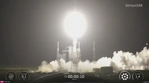 Start rakiety Falcon 9 z satelitą na pokładzie