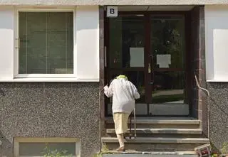 Mieszkania na ostatnich piętrach jak zakłady karne