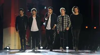 Zespół One Direction podczas koncertu