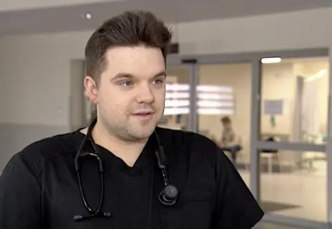 Jeszcze jedno miejsce pracy Dawida Kacprzyka. Tym razem poza Warszawą