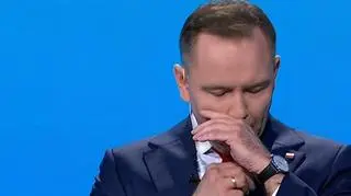 Tajemniczy gest Nawrockiego. Politolożka o tym, ile głosów może stracić