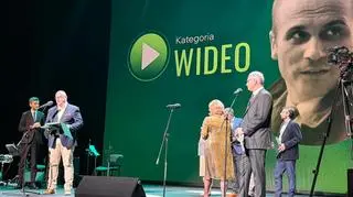 Michał Przedlacki z "Superwizjera" nagrodzony za reportaż "Żołnierki Ukrainy"