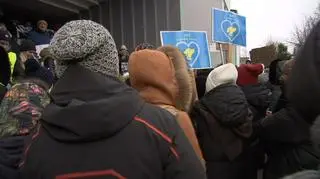 Protest przed urzędem gminy w Sobolewie