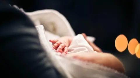 Najpierw chrzciny, potem impreza dla kilkunastu osób. Mandaty dla uczestników i właściciela lokalu