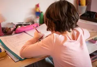 Szkoła bez zadań domowych. A w niej: kartkówki, projekty, zadania "doskonalące" i "wyzwania"