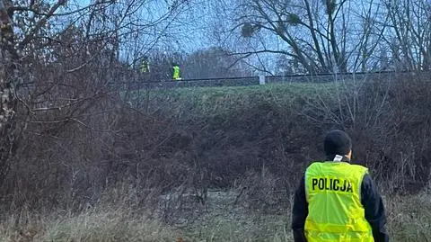 Służby pracują na przejeździe kolejowym na Bałtyckiej w Poznaniu