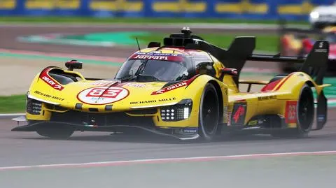 Kubica tuż za podium na Imoli, zwycięstwo Ferrari   