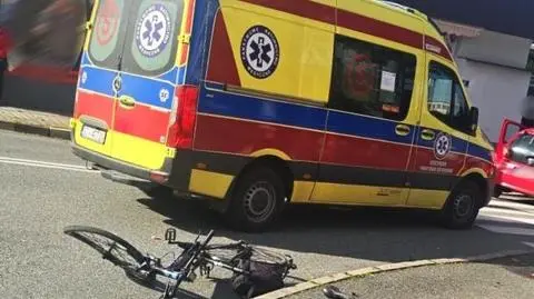 86-letnia rowerzysta po wypadku trafił do szpitala. Nie udało się go uratować