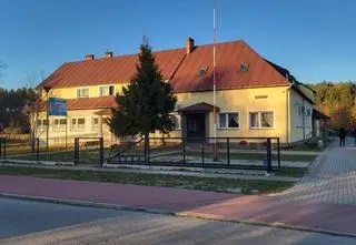 Tutaj bawił się Michał, zanim zniknął. Śledczy po 24 latach weszli do budynku byłej dyskoteki