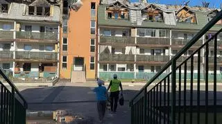 Działania policji na miejscu pożaru w Ząbkach