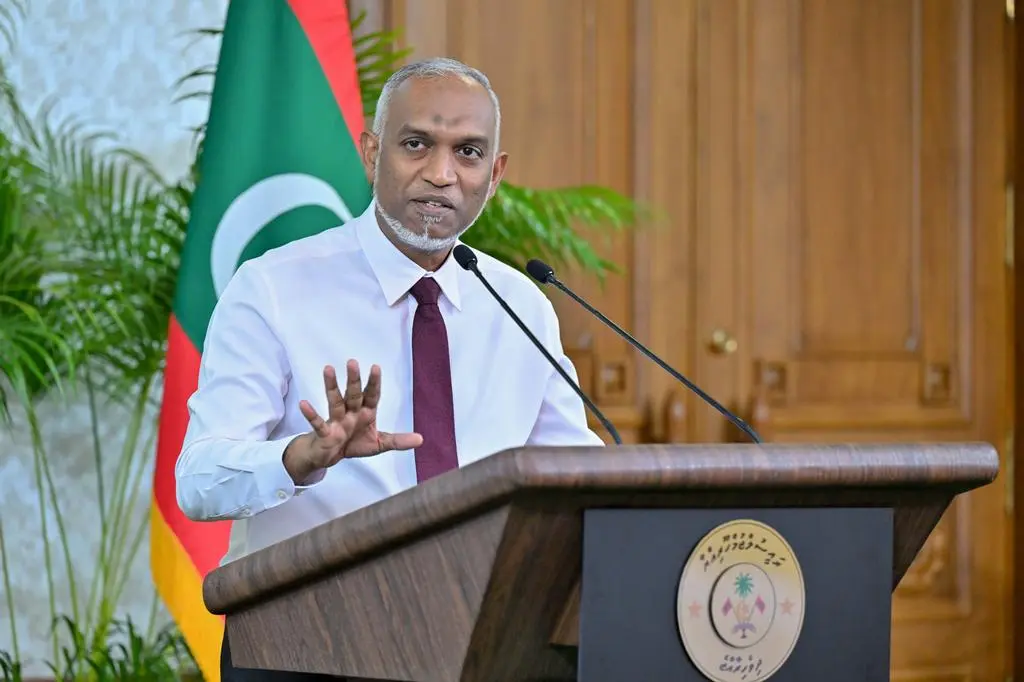 Malediwy. Prezydent Malediwów Mohamed Muizzu przemawiał prawie 15 ...