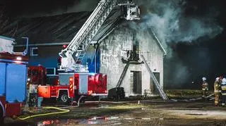 Pożar hali w zakładzie meblarskim w Sadowie (pow. lubliniecki)