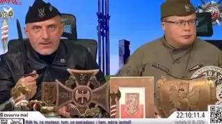 Wojciech Olszański z bagnetem. Obok Marcin Osadowski