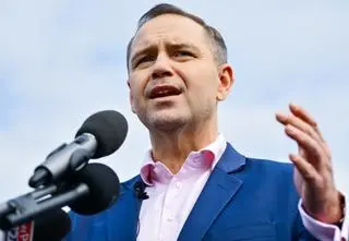 Karol Nawrocki. Boks, historia i niebezpieczne związki 