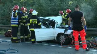 Zderzenie samochodu osobowego i busa w miejscowości Antonin