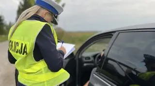 Kierowca zamienił się miejscami z pasażerem