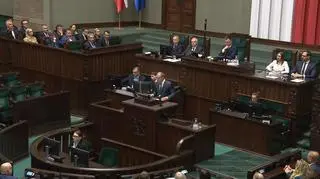 Rosyjskie drony zestrzelone nad Polską. Wystąpienie premiera w Sejmie