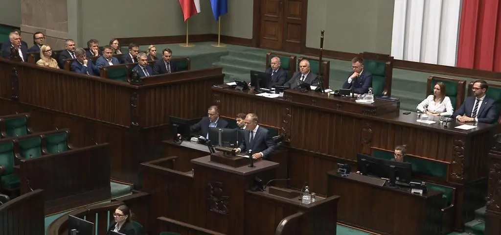 "Polska ma dzisiaj wroga politycznego, który nie kryje wrogich zamiarów". Informacja premiera w Sejmie