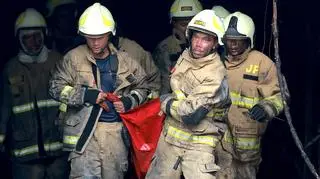 Strażacy na miejscu pożaru w Dżakarcie