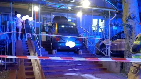 Pijany wjechał na schody. Międzyzdroje